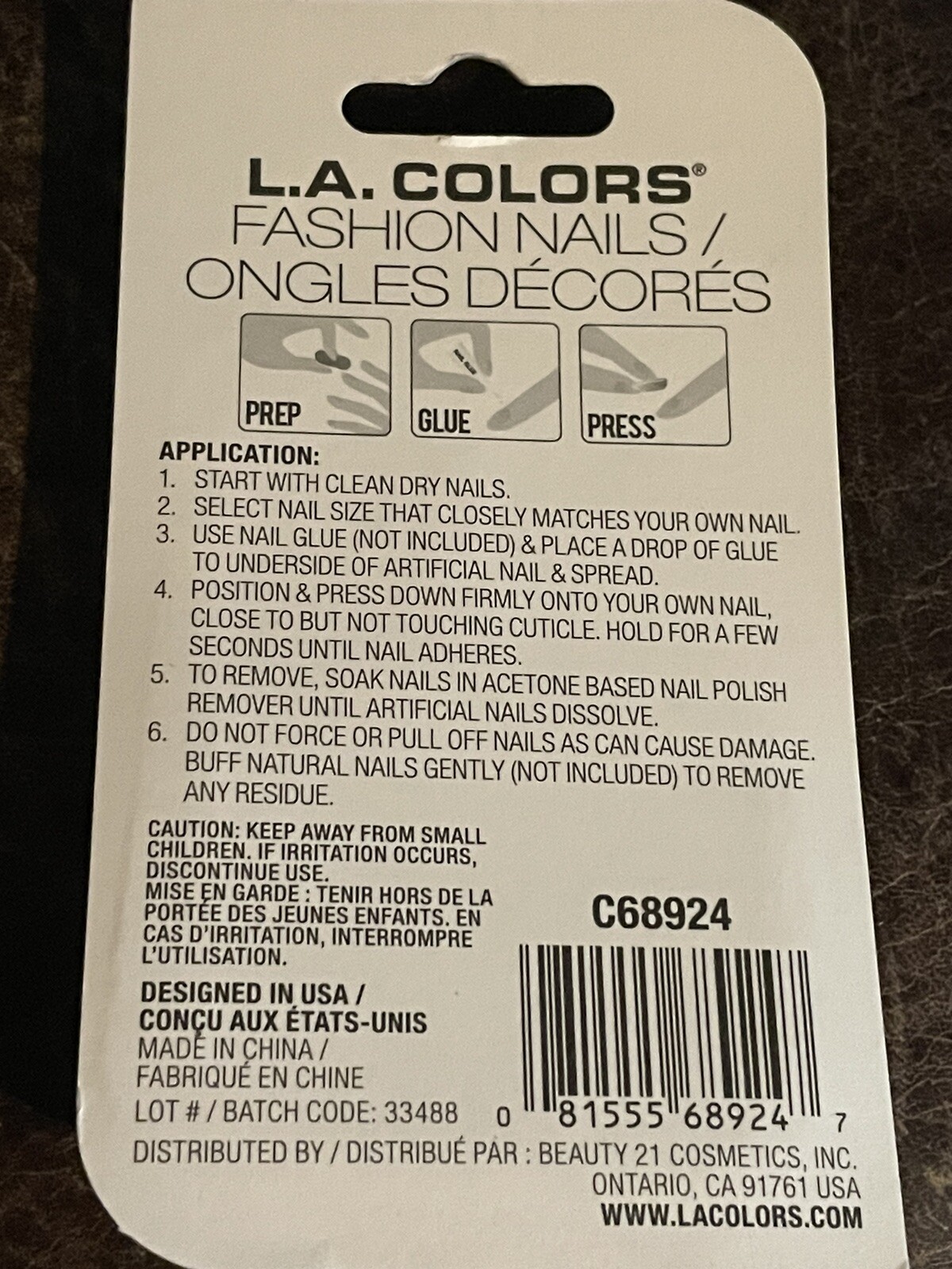 L.A. Colors Glows in Blacklight Nail Tips Almond Shaped Poppin-Yellow Color
