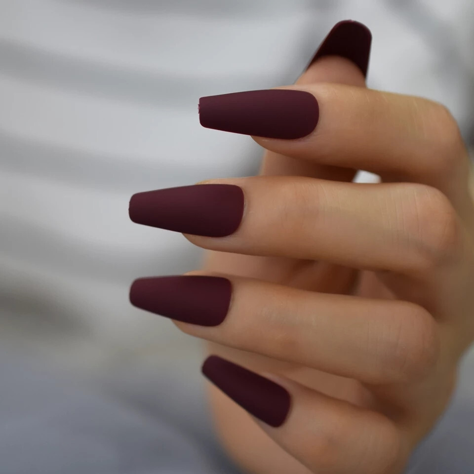 24 Press on nails kit w glue Long matte maroon burgundy dark red coffin