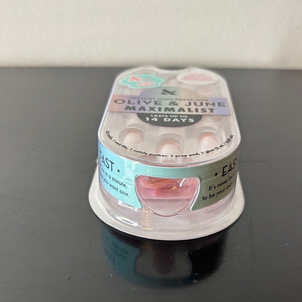 Olive & June Maximalist Instant Mani Press-On Nails – Bounce Back Chrome French