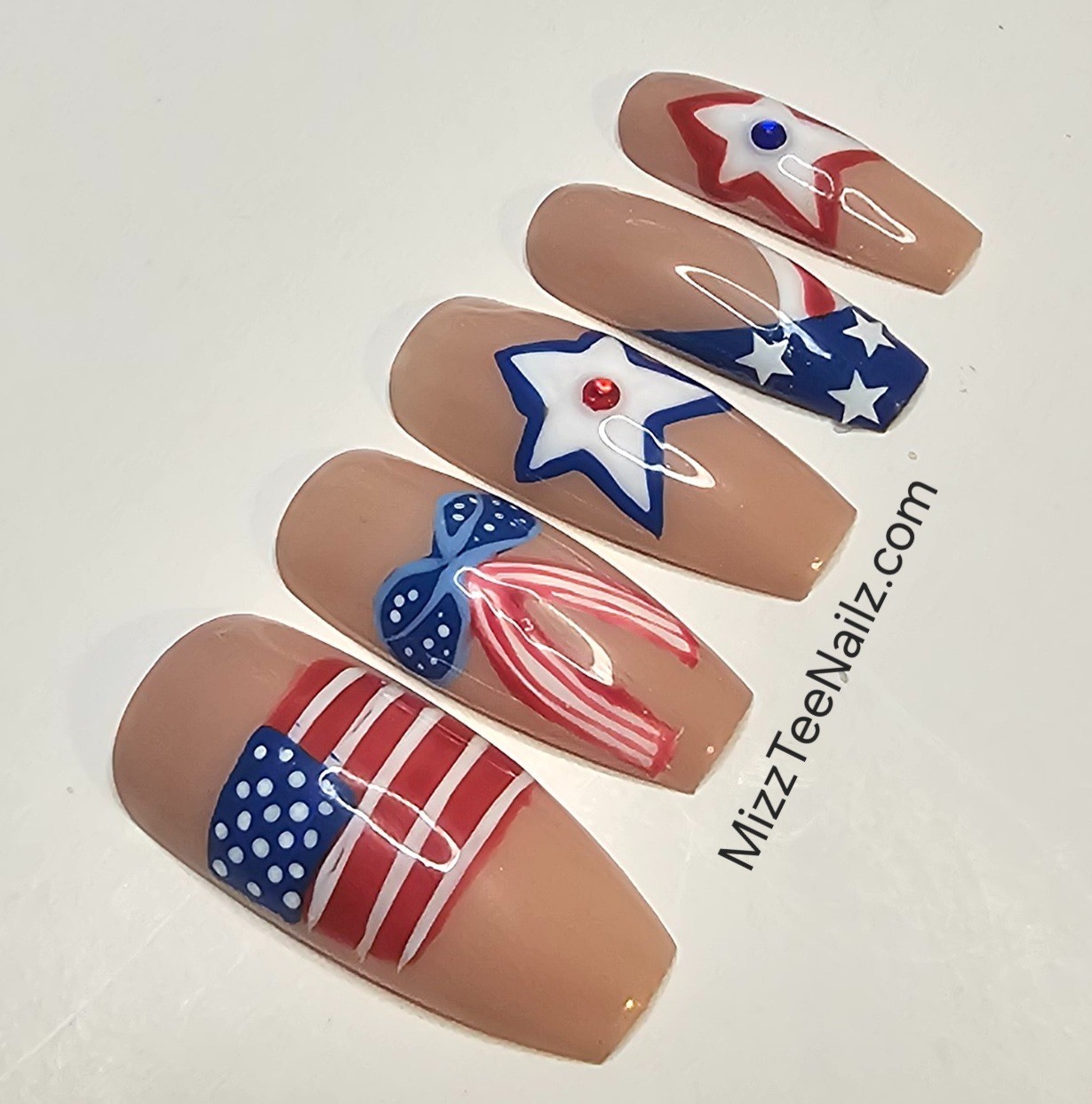 Press-On Nail Set # 106: Freedom