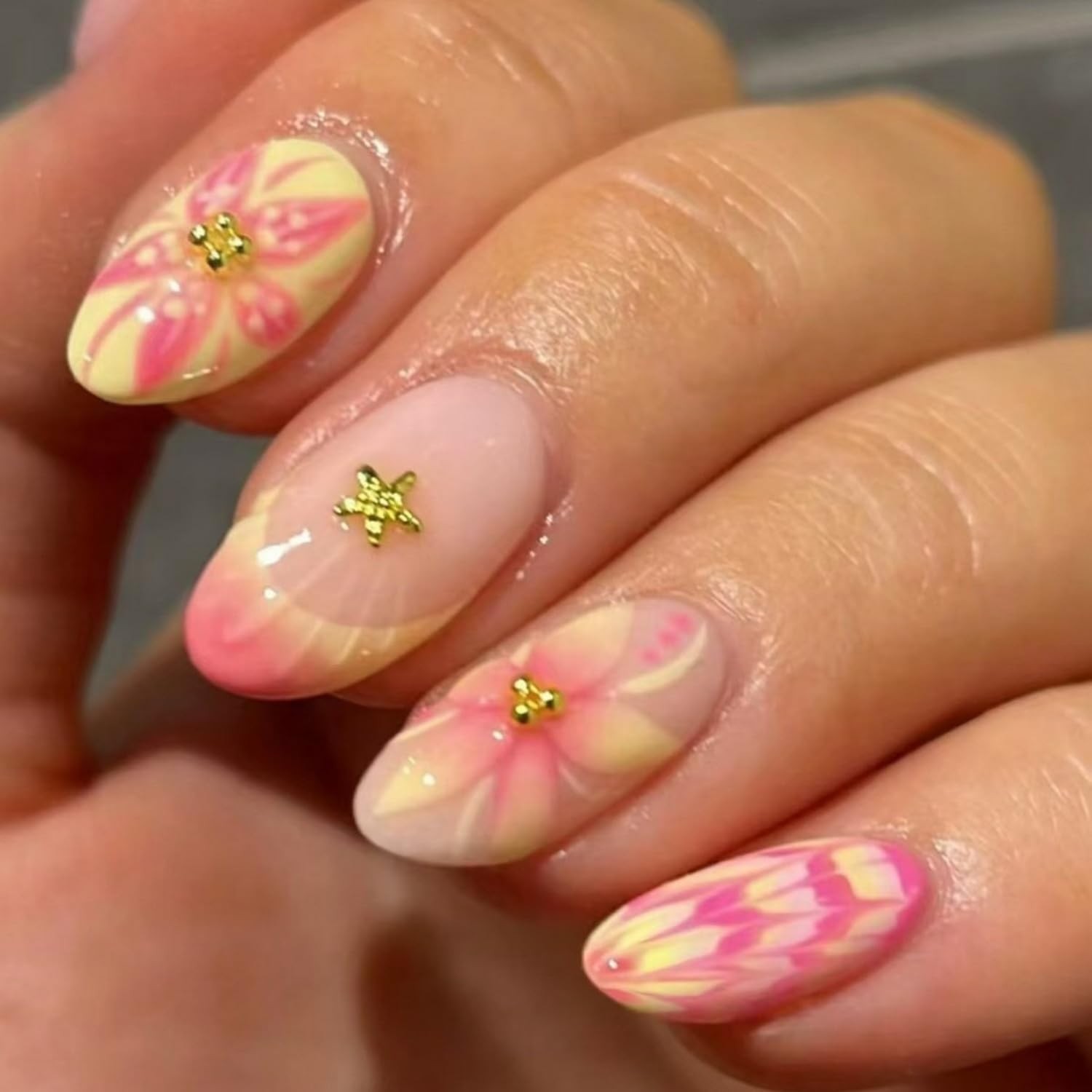 Almond Shaped Press on Nails Gradient French Tip Fake Nails with Flower Desig…