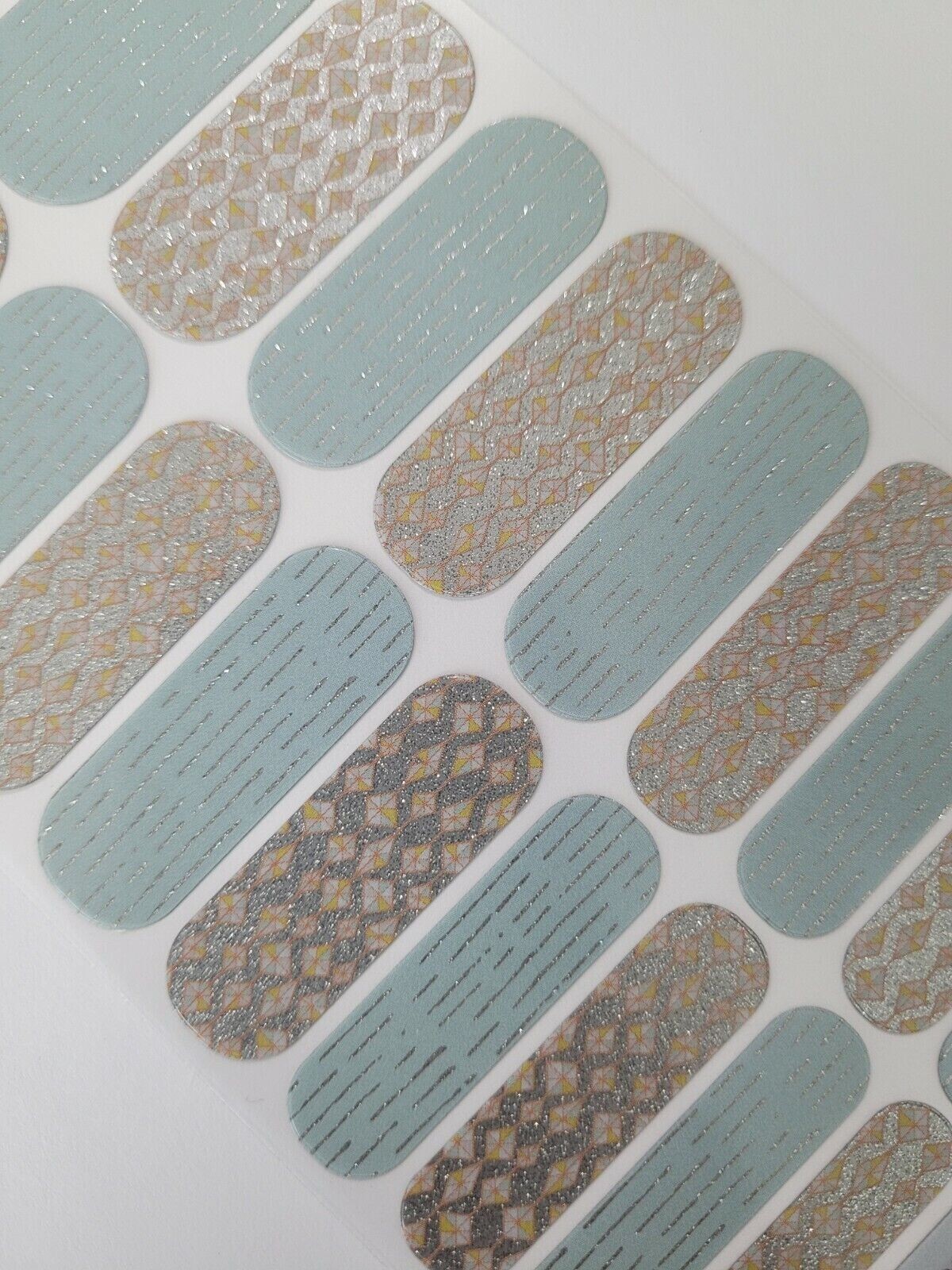 Full Sheet Jamberry Glittering Rain Nail Wrap – Dazzle with Sparkling Nail Art! 