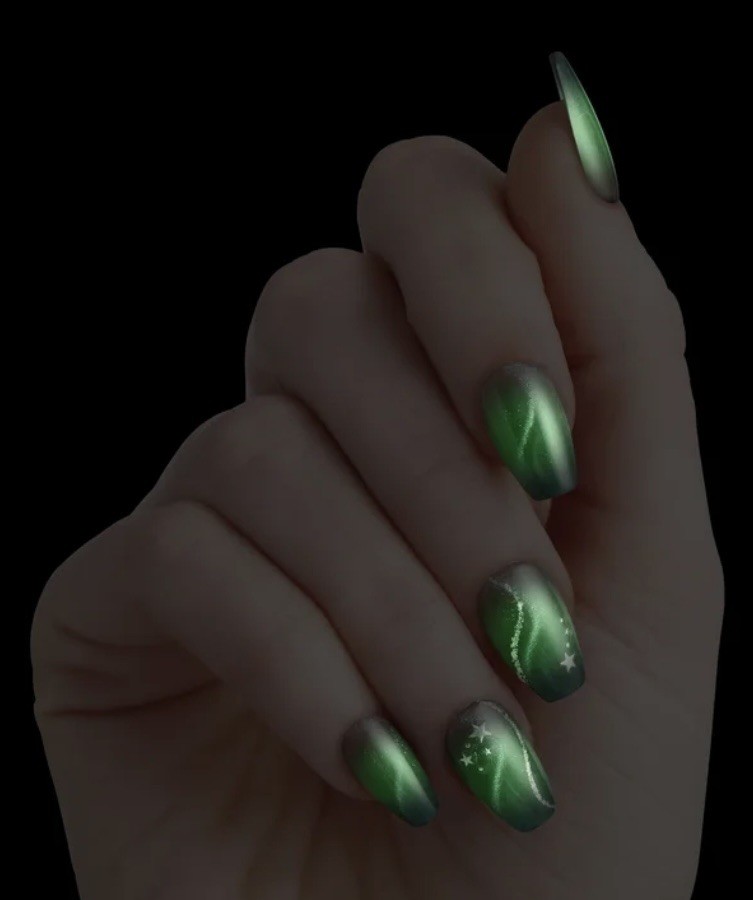Kiss imPress x Wicked Limited Edition GLOW IN THE DARK Press On Nails. 3 pack.