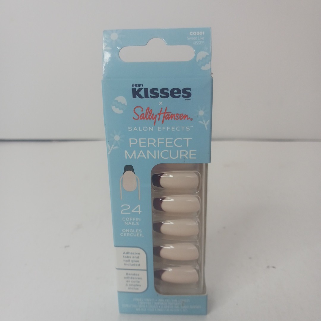 Sally Hansen Salon Effects Perfect Manicure x Hershey’s Kisses – Sweet Like