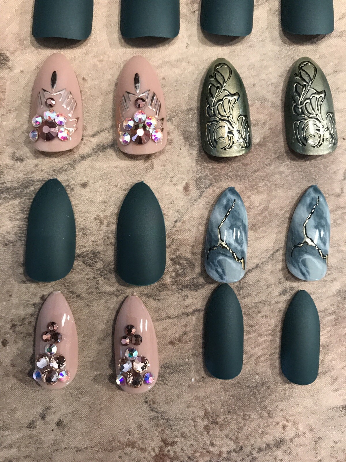 Kiss Masterpiece One-Of-A-Kind Luxe Mani Nails, KMN03 Incomplete Set 20 Nails