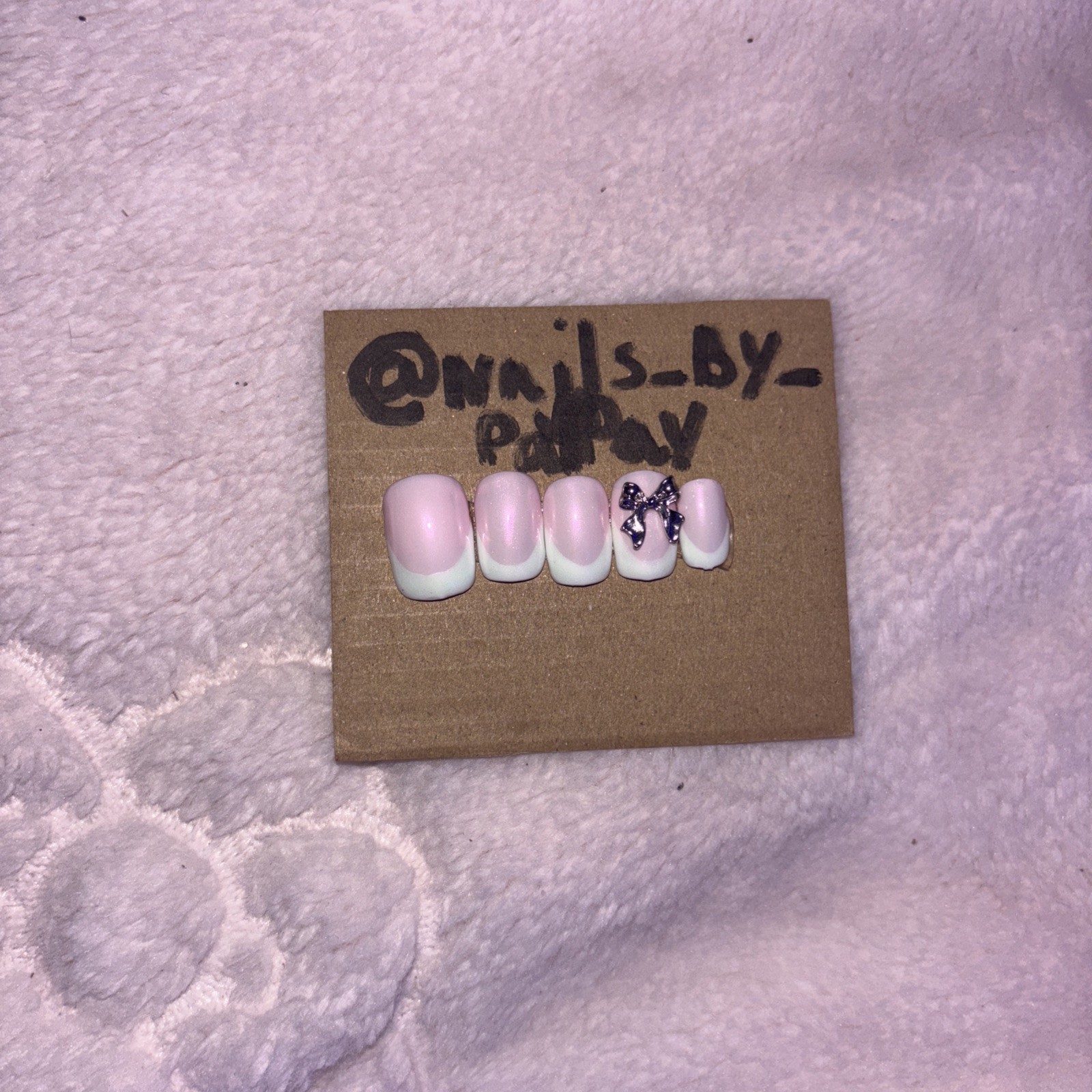 Hand Made Press One Nails Short Square Without Glue Pink Base Light Green Tips