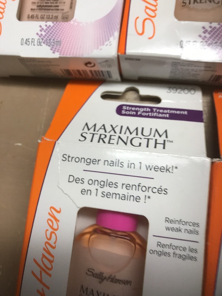 Lot Of 6 SALLY HANSEN MAXIMUM STRENGTH- .45 OZ EACH