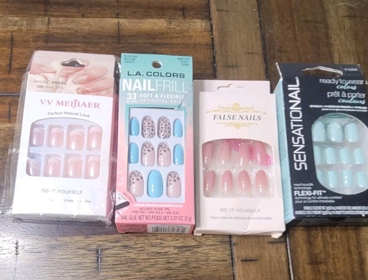 Various Color Press On Nails Short Medium (Lot of 4)