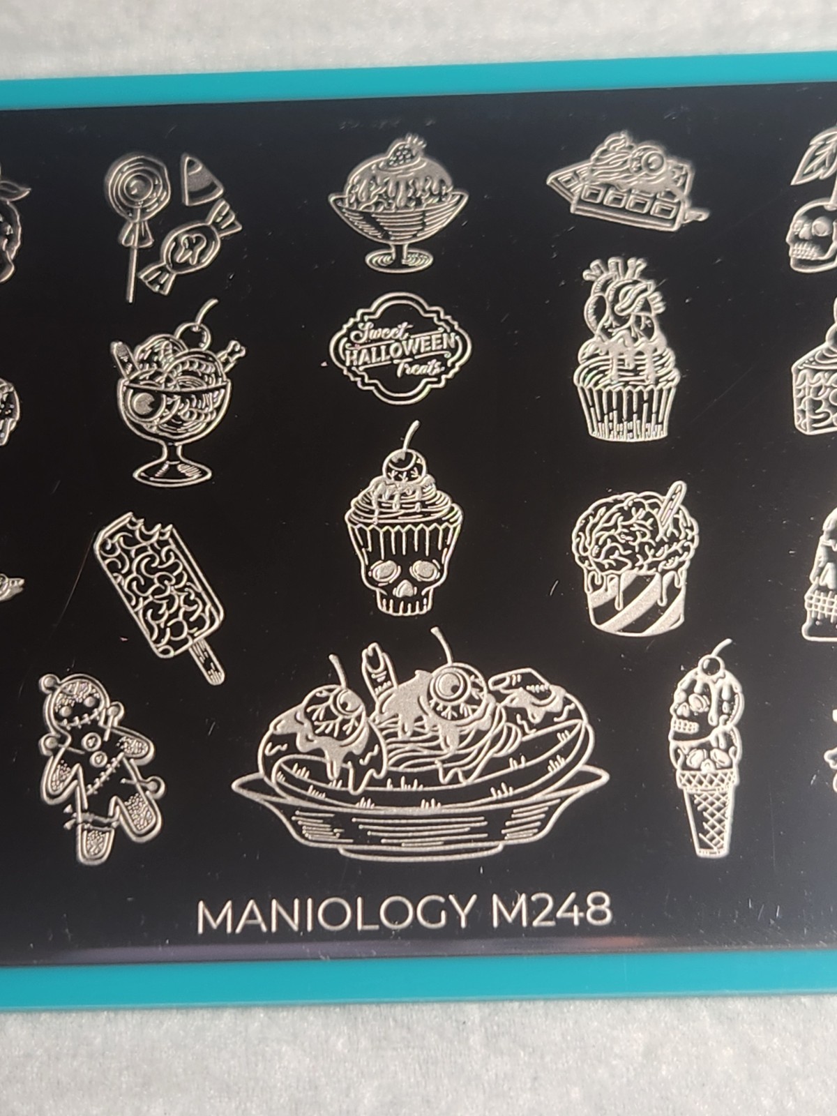Maniology Nail Stamping Plate M248 Halloween Desserts
