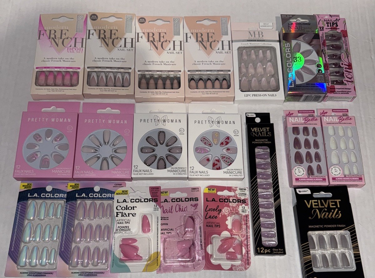 20 Packs Of Pre Designed Press-On Nails Over 300 Nails 5 Glue Tubes 4 Nail Files