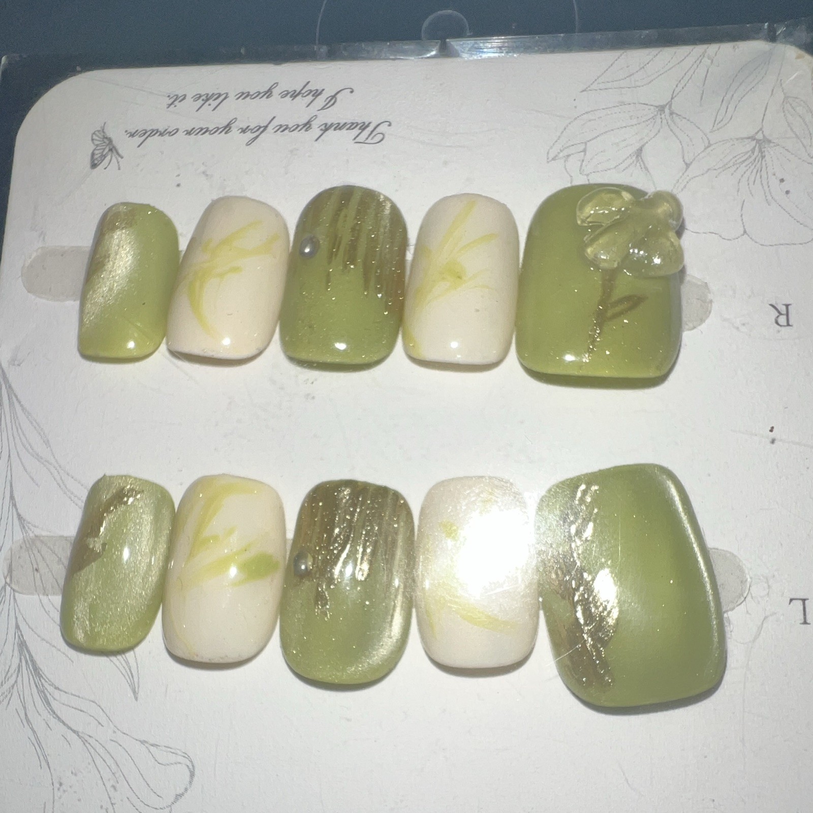Short Square Press-On Nails Full Cover Pre-Designed Green/White Floral 3D Shiny