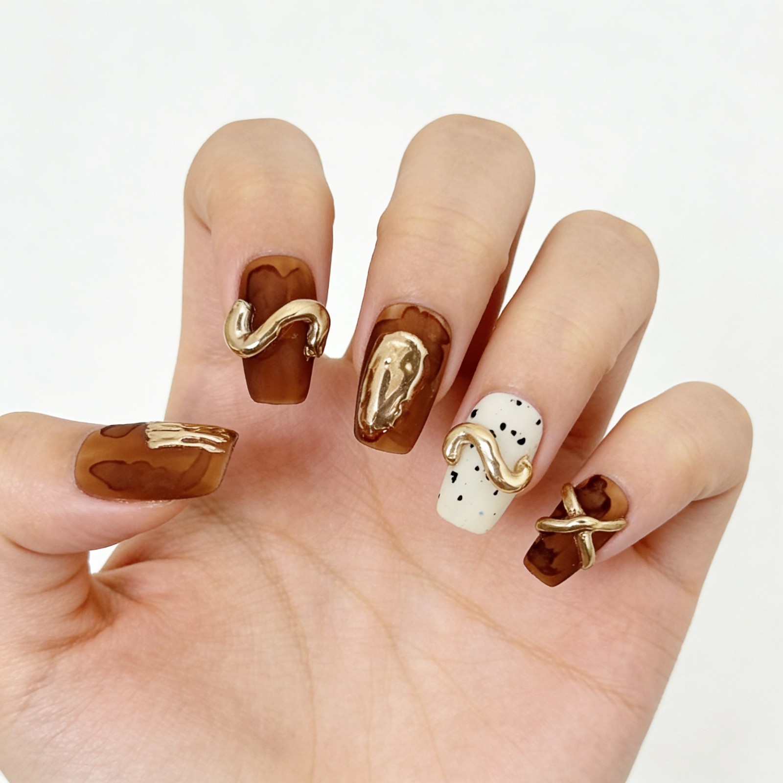 Vintage Metal Twist Brown Coffee Press-On Nails with Pearl Accent – Square Shape