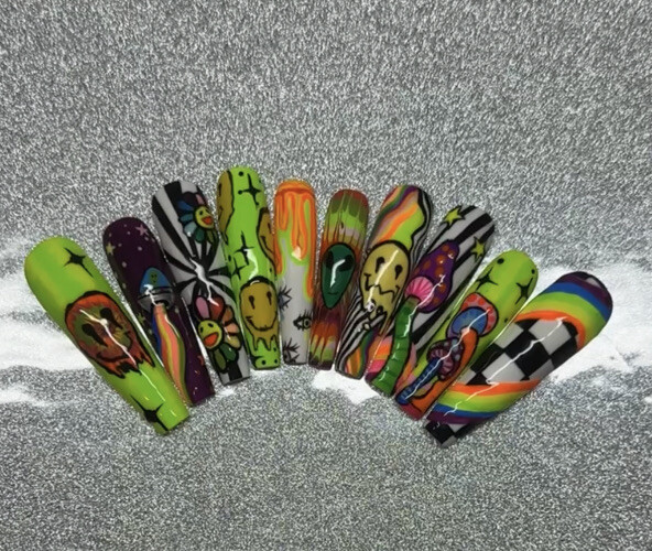 Trippy Smiley Spaceship Press On Nails