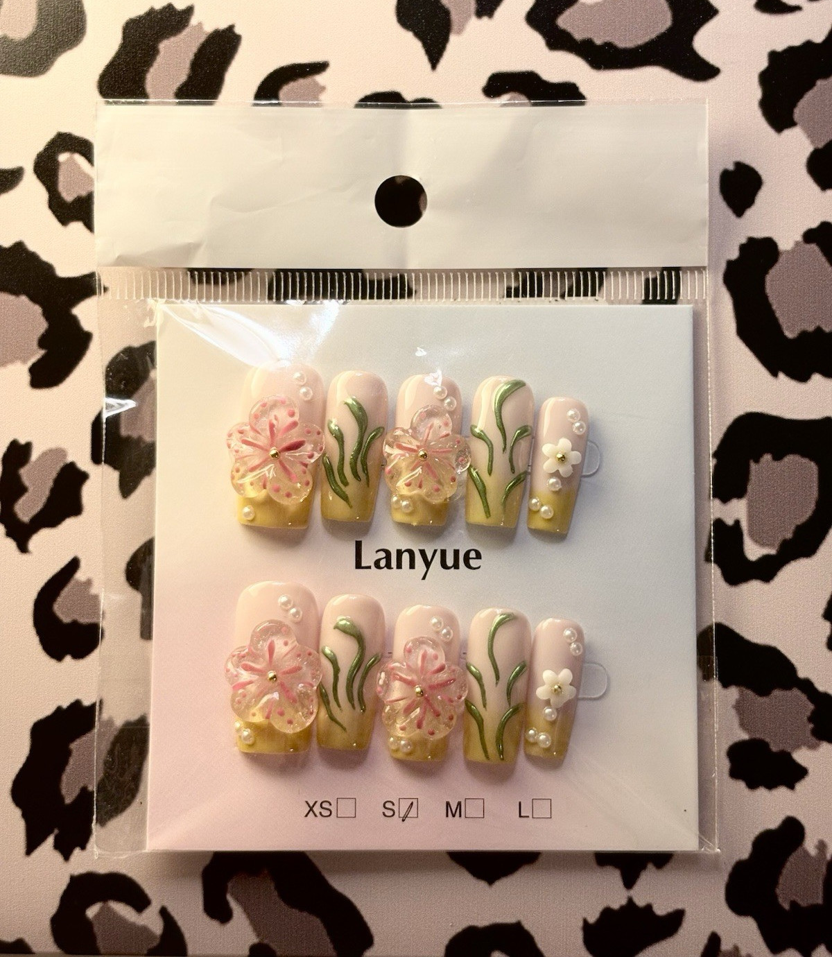 Lanyue Press-On Nails Pink Yellow Green 3D Flower Short Square Full Cover