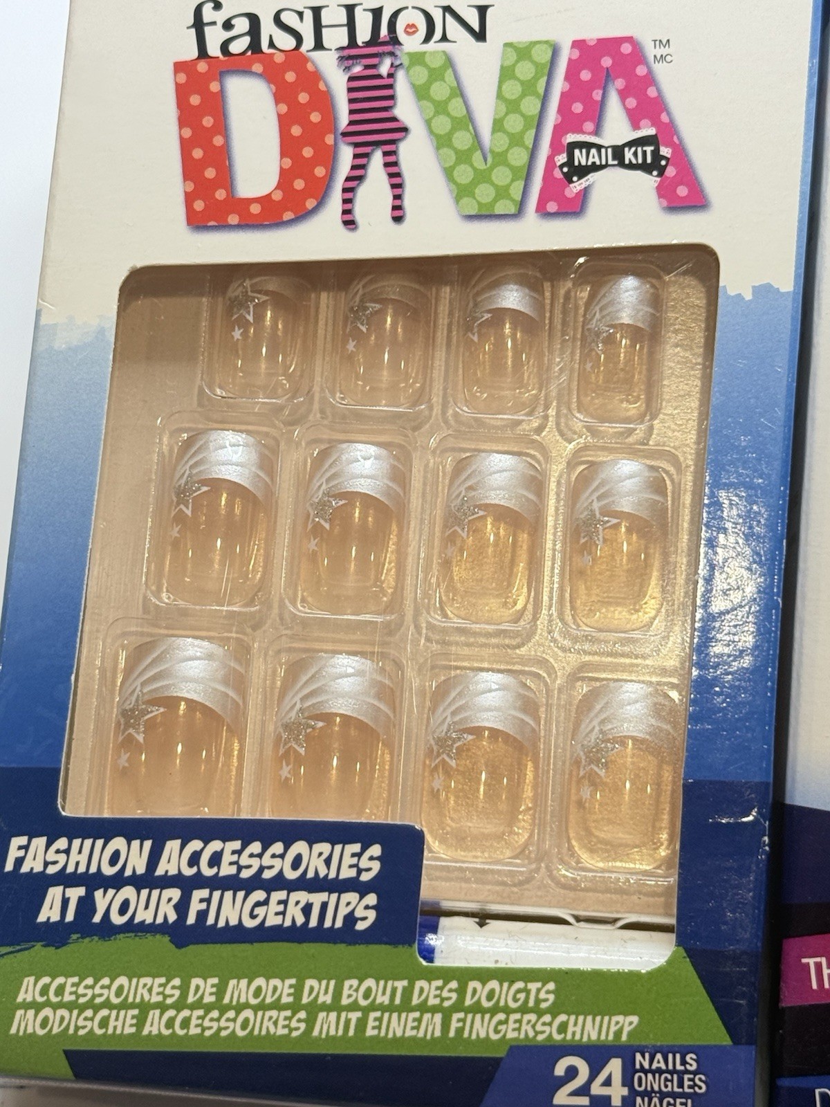 Kiss Broadway Fashion Express/ Diva Glue-On Nails Medium SetOf 4