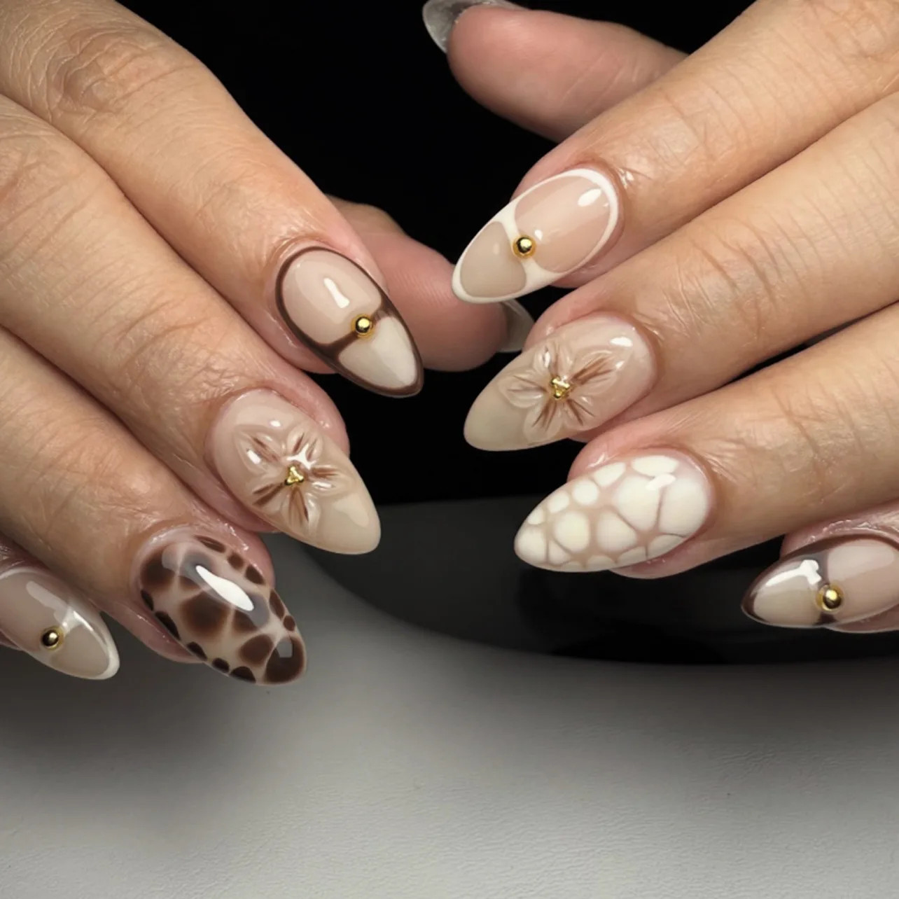 24Pcs Y2K Almond Press on Nails:Metal Line Diamond Black Heart Nails