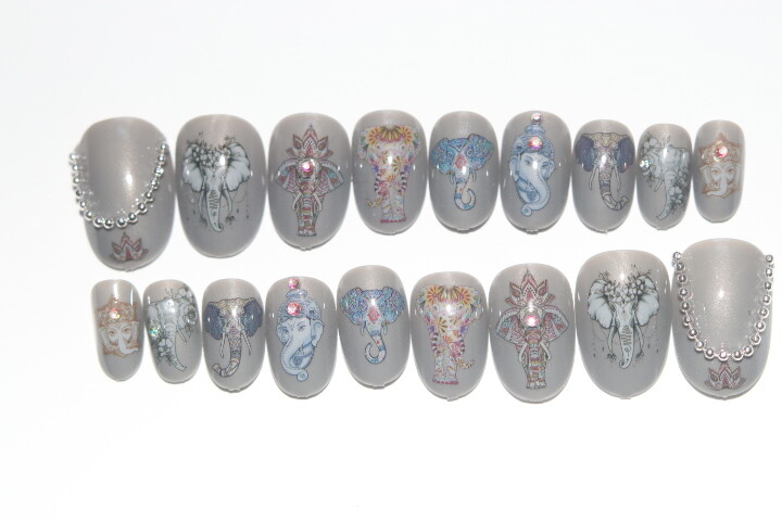 Elegant Elephants – press on nail set- (Set of 18 sizes 0-8) Short Oval