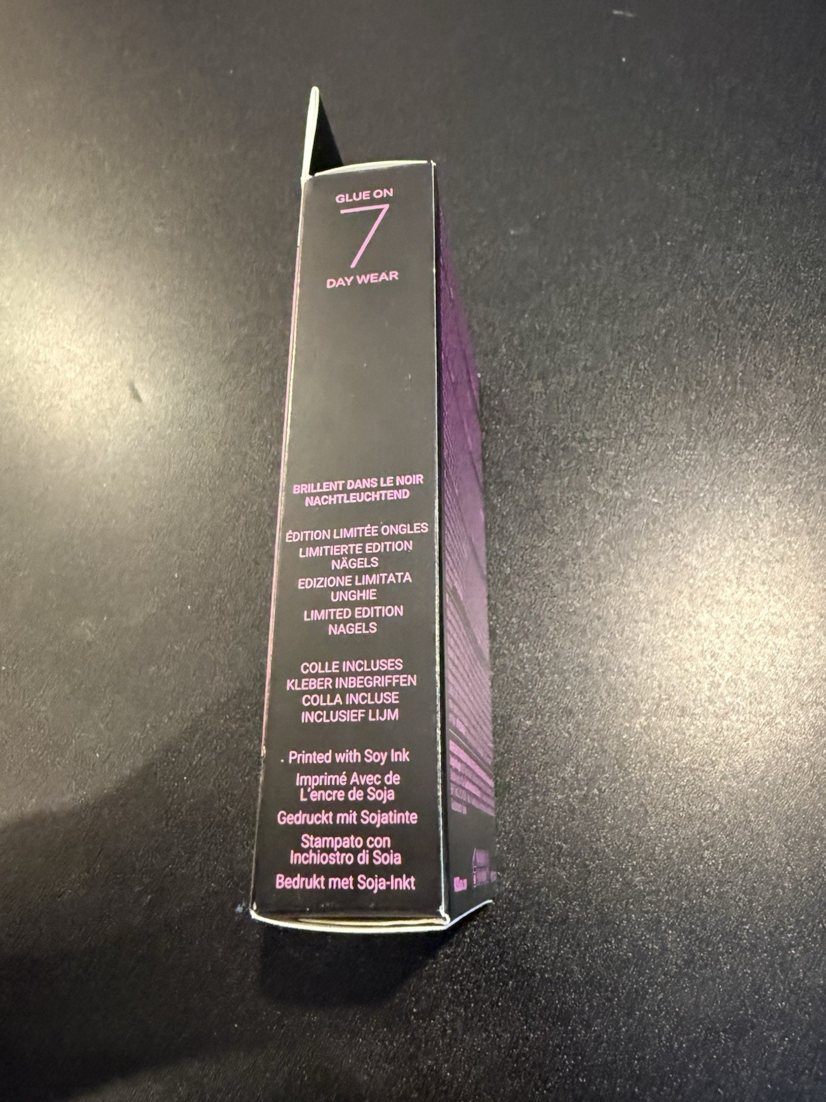 Kiss VOGUISH HALLOWEEN PRESS ON NAILS MEDIUM GLOW IN DARK Pink&black Ghosts Bats