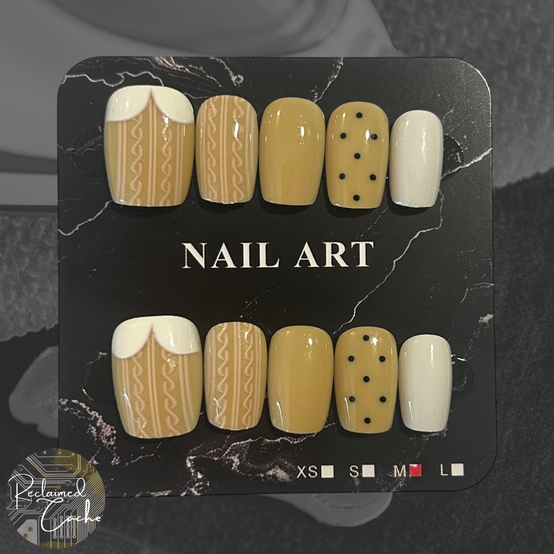 Tan and White Short Square Press On Nails – Size Medium