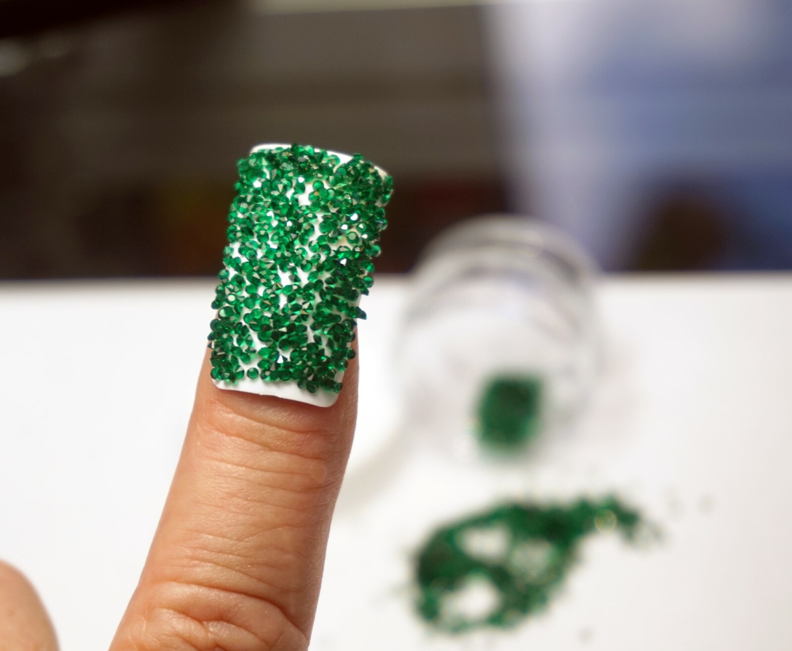 GREEN PREMIUM CRYSTALS FOR NAILS 1000 Pixiecrystals 3D Nail Art Small Gift