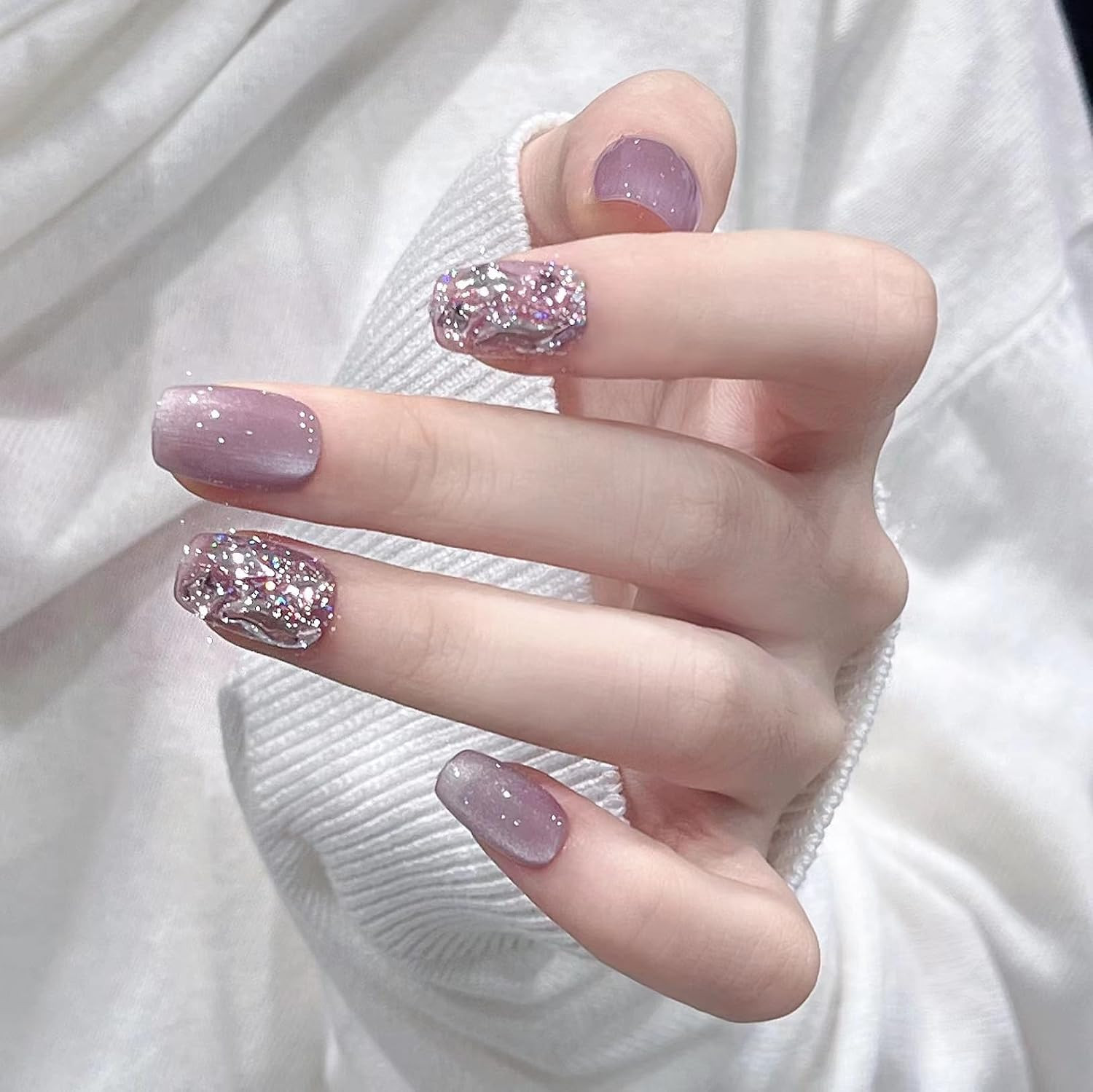Press on Nails Long Pink False Nails Inlaid with Heart-Shaped Pearls, White Rose