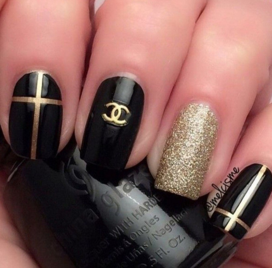 NWT NAIL ART DESIGN 4mm×5mm GOLD METAL NAIL DECALS: N°16
