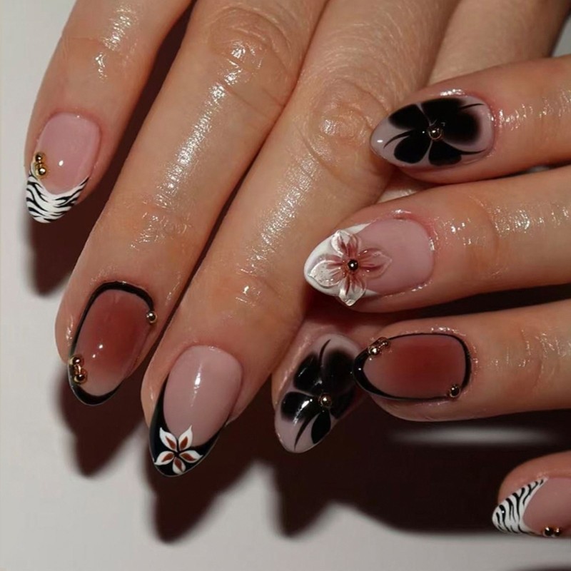 Pack of 24 Short Artificial Nail Oval Leopard Short Glossy Nail Art Manicure