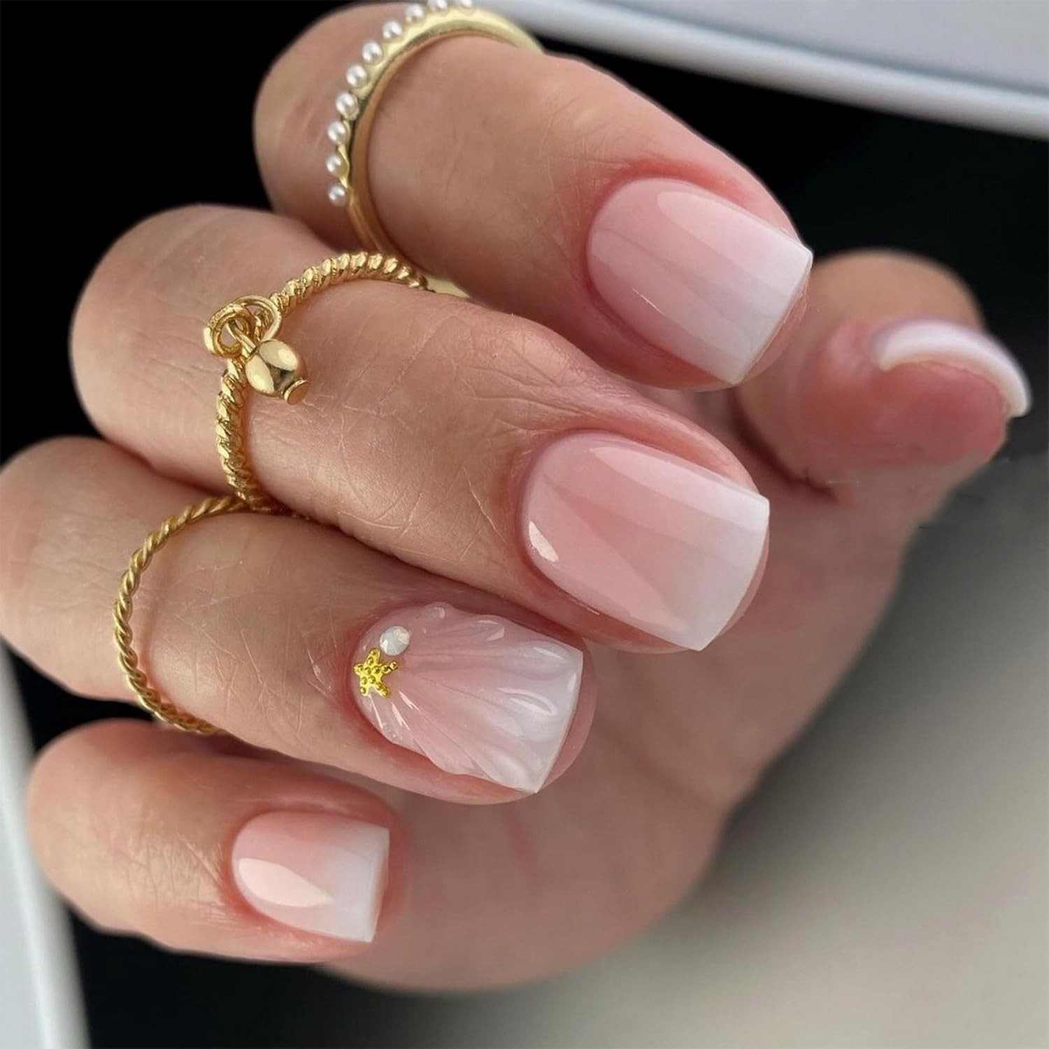Pink White Gradient Press on Nails Short Square Fake Nails Summer Shell Patte…