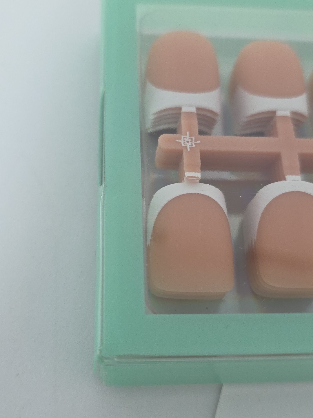 MODELONES NAILBOXIE X-SHELLTIPS FRENCH GEL NAILS ALMOND 16 SIZES/156. PIECES. A