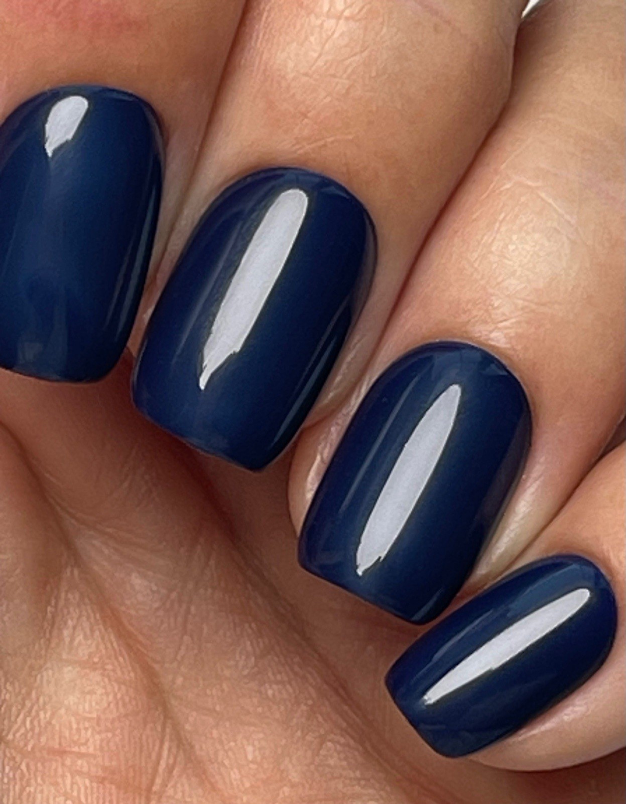 Red Aspen Press-On Nails Frozen Fraya Short Squoval Blue Shiny Glue Included