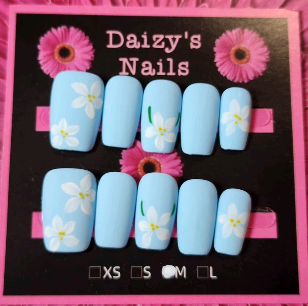 Medium Size Baby Blue Matte Daisy Nail Set Handmade Squoval 2.0 Cm Length