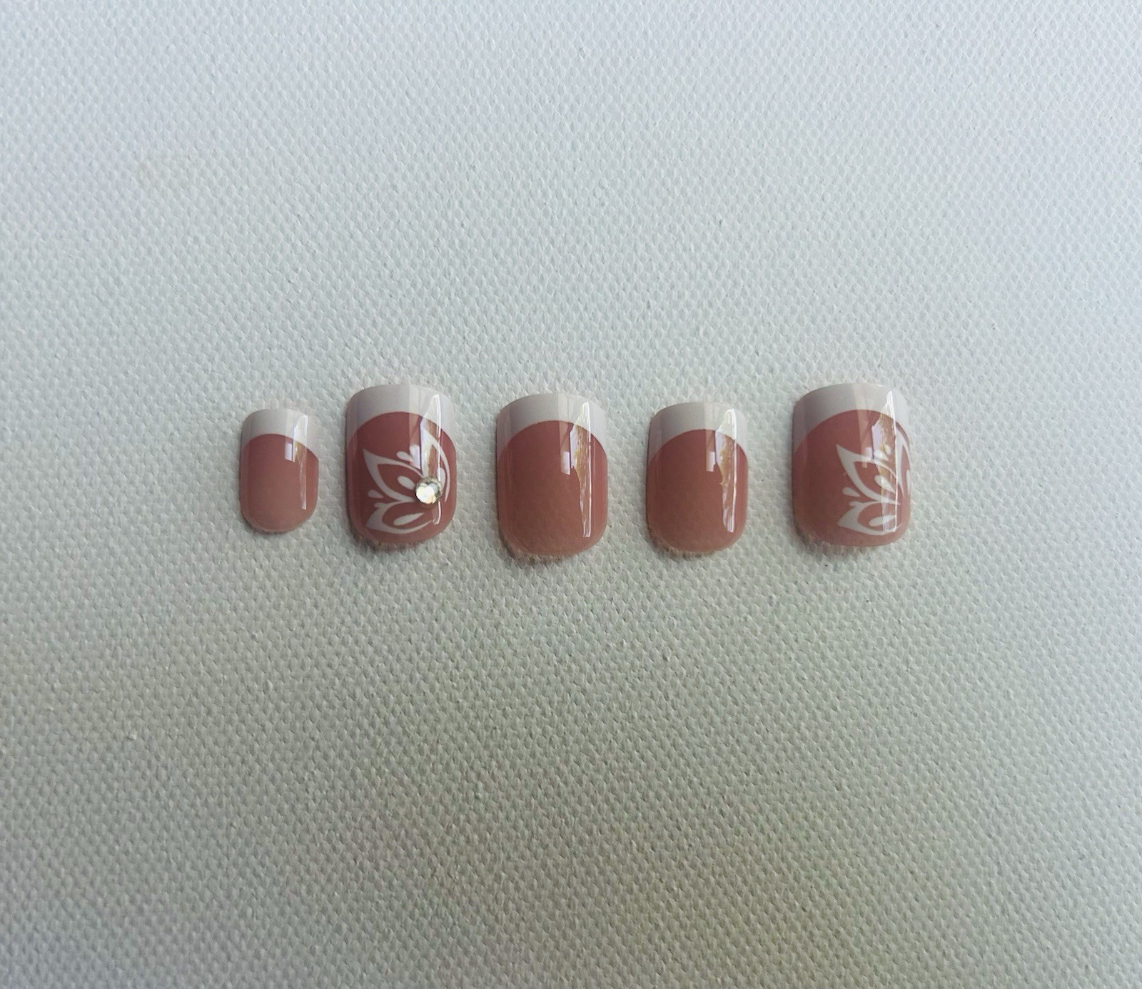 Beautiful Nail Nude White French Medium Square Press-On Nails Floral Full Cover