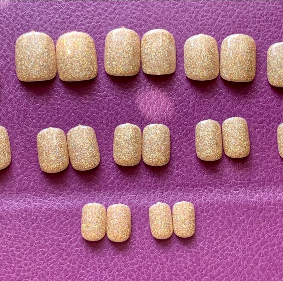 Gold Acrylic Short Press-On Nails 24 Pieces