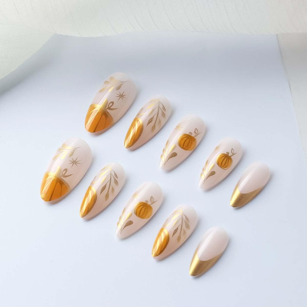 24Pcs French Tip Press on Nails Short Almond Gold Leaf Pumpkin Fake Nails Fal…
