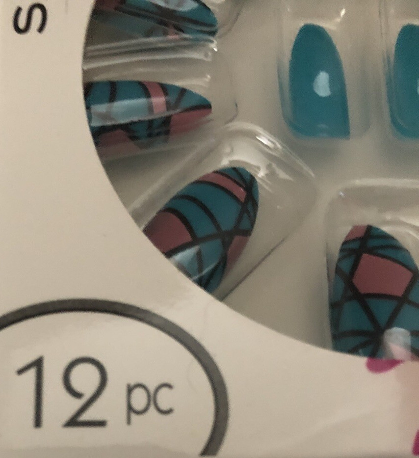 NEW Sassy+Chic Fashion Nails Blue And Pink-1pk of 12pc-Glue Not Included SHIPN24