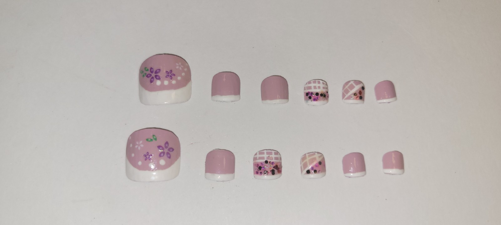 Kawaii Presson Nails Toe| Cover: Lyla, french white| Size Medium 12 pcs *non Gel