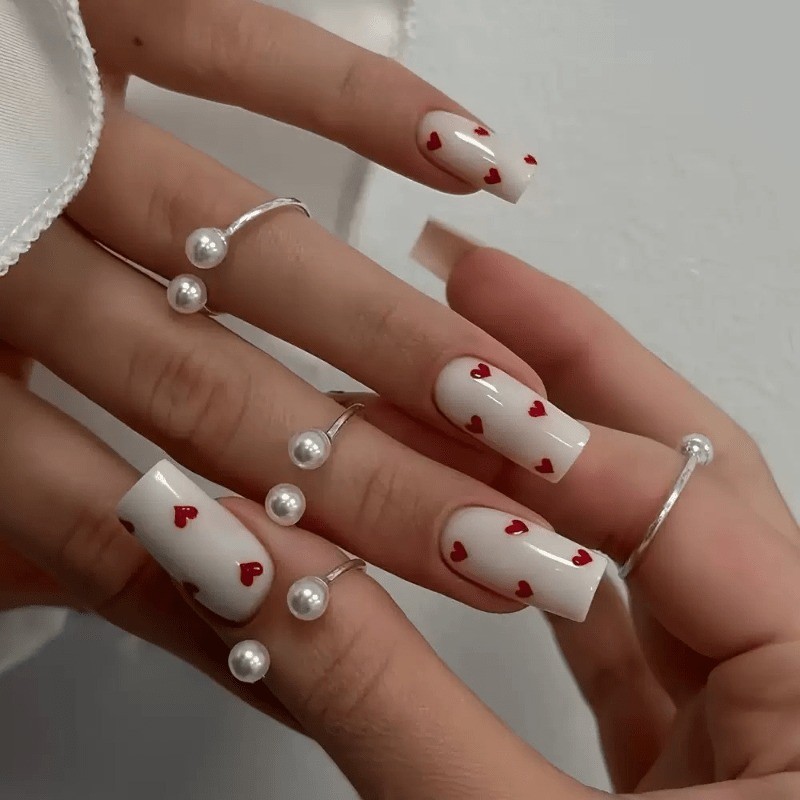 48 Cute Red Heart White Nails – Medium Square Length Removable Fake Nail Art