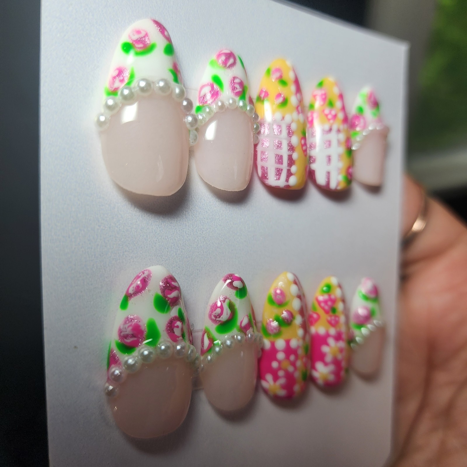 Handmade Acrylic Short Almond Medium Size Summer Croquettes Press On Nails