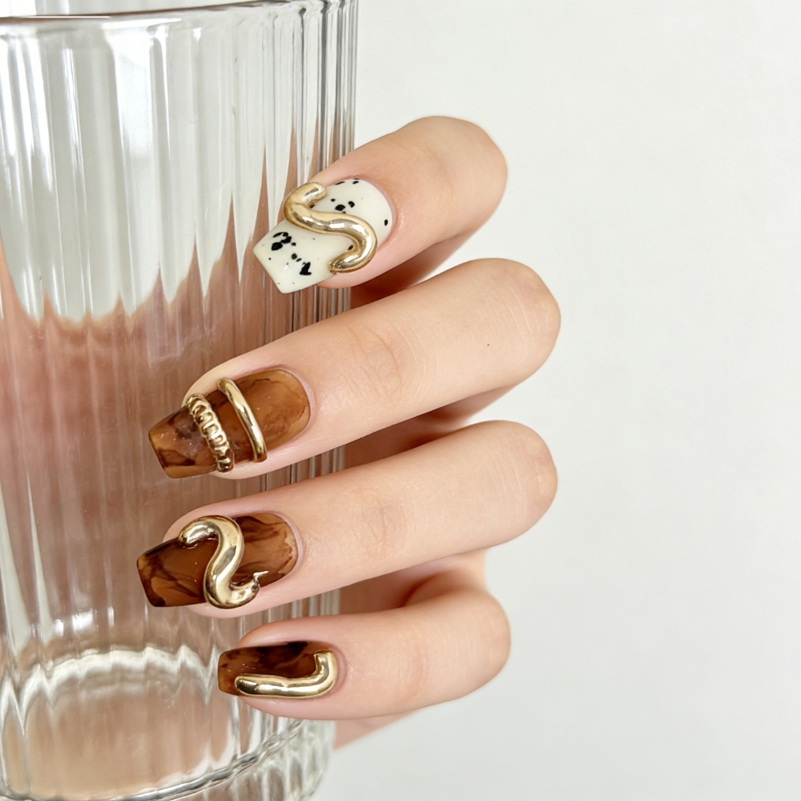 Vintage Metal Twist Brown Coffee Press-On Nails with Pearl Accent – Square Shape
