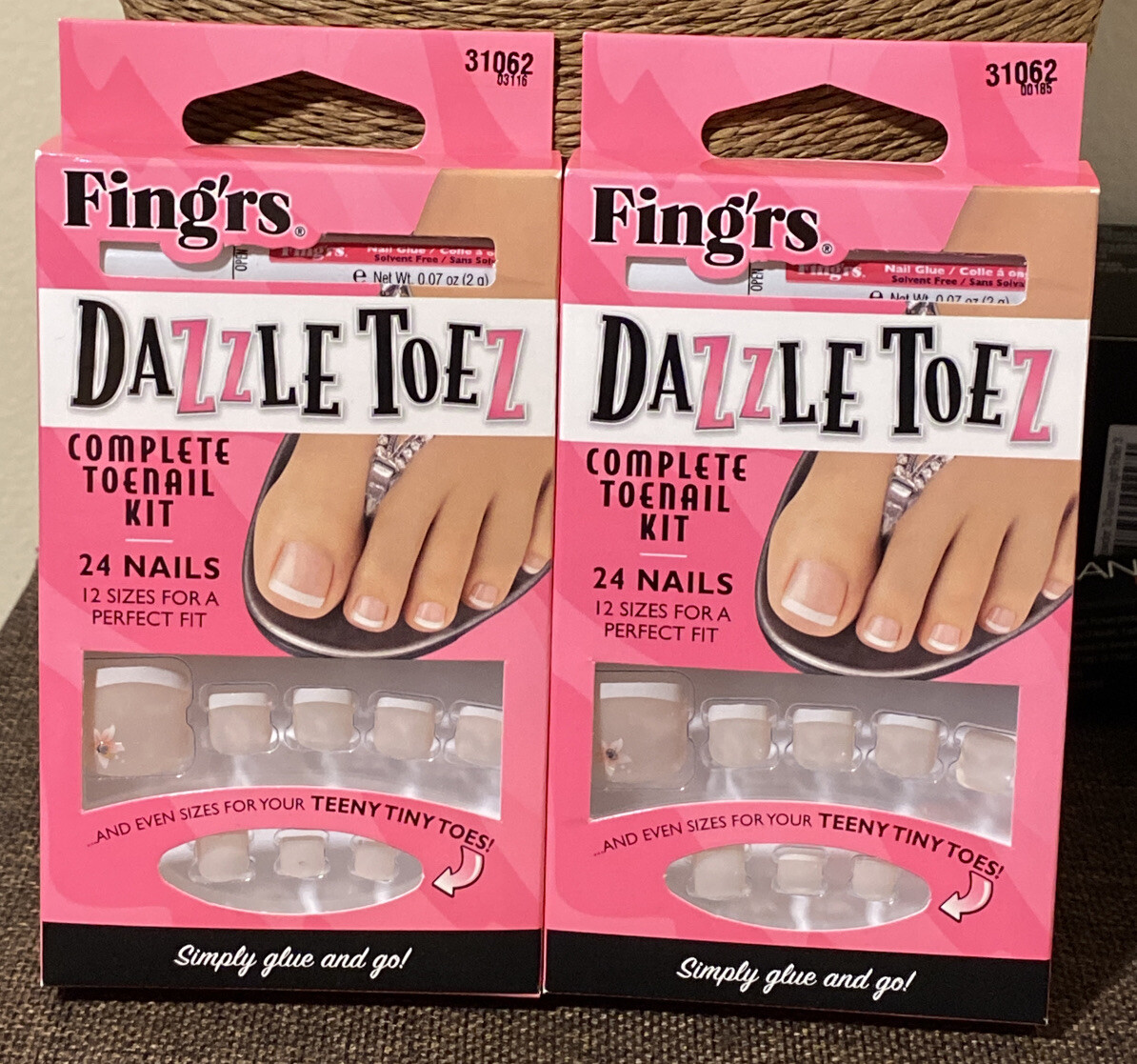 2 Fing’rs Dazzle Toez French 31062 Complete Toenail Kit with Sizes For Tiny Toes