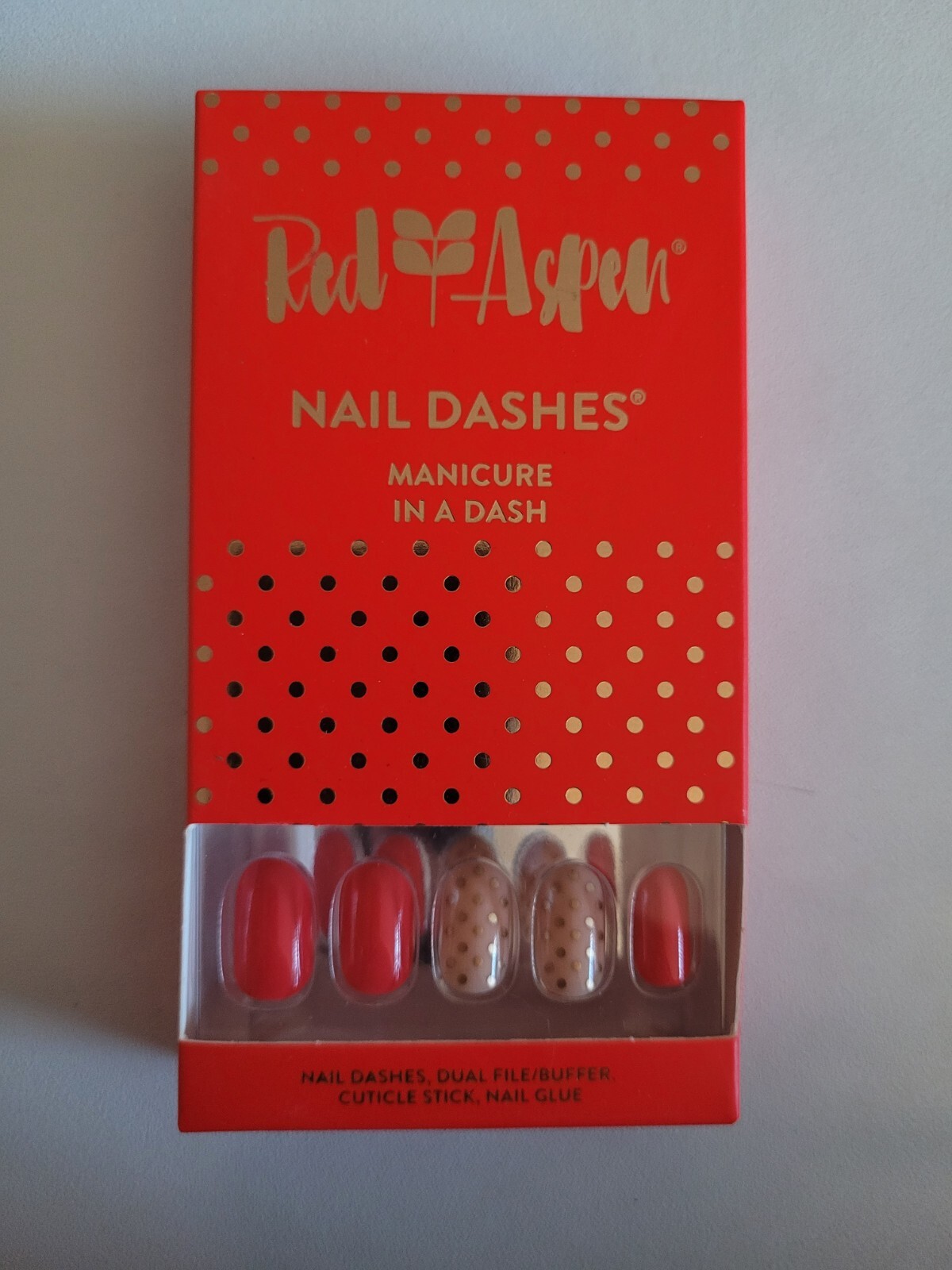 Red Aspen Reusable Nail Dashes, Pop On Medium Round, Lovely Scarlett