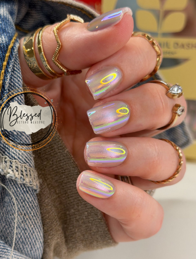 Red Aspen Press On Nails-Beaming Bradie Short Squoval Acrylic Holographic