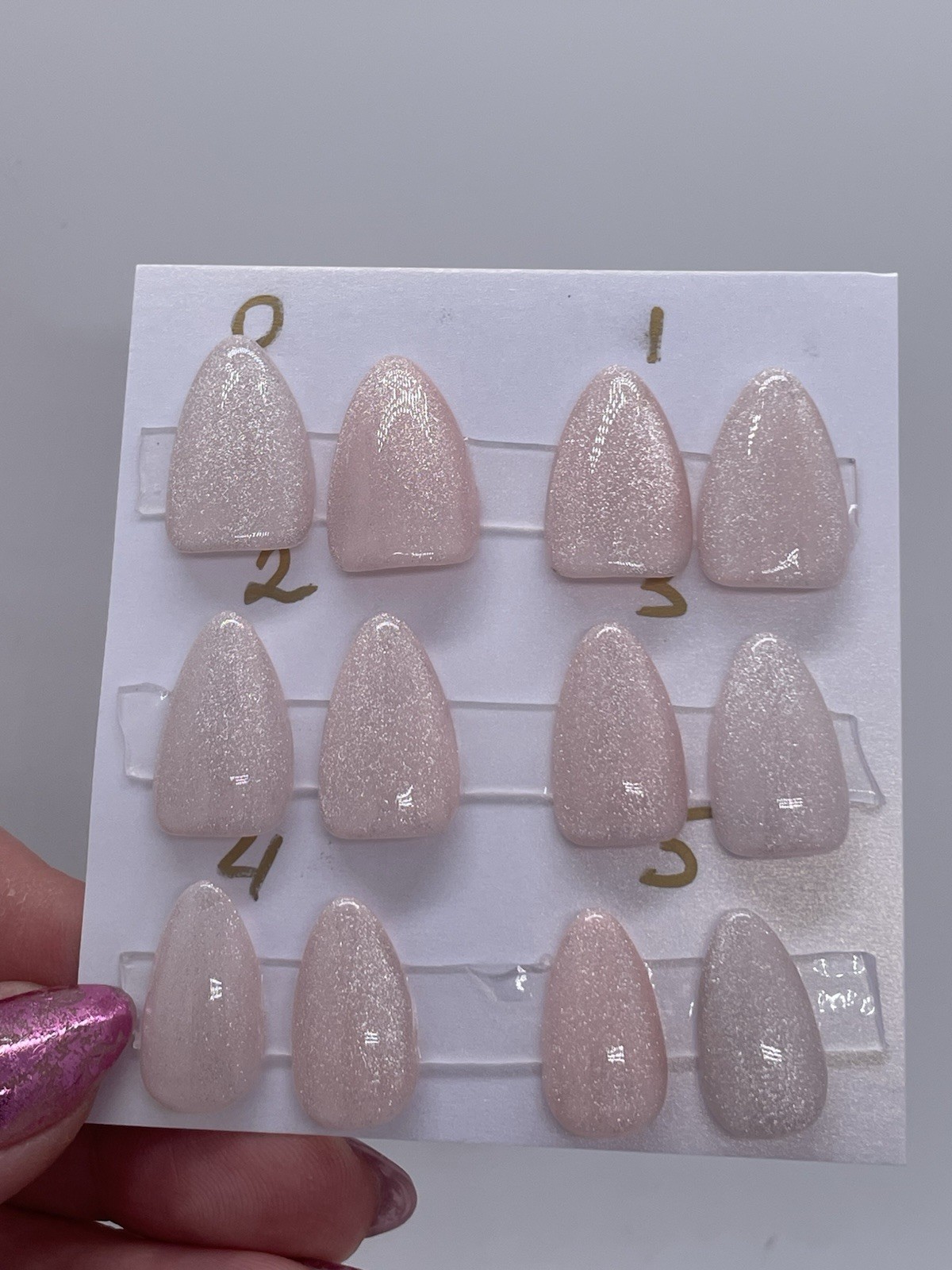 Handmade Gel Press On Nails Short Almond 24 Pieces Cat Eye Effect Light Nude