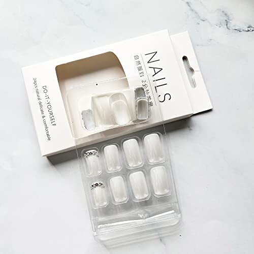 Square White Press on Nails Medium Fake Nails with Silvery Glitter Style8