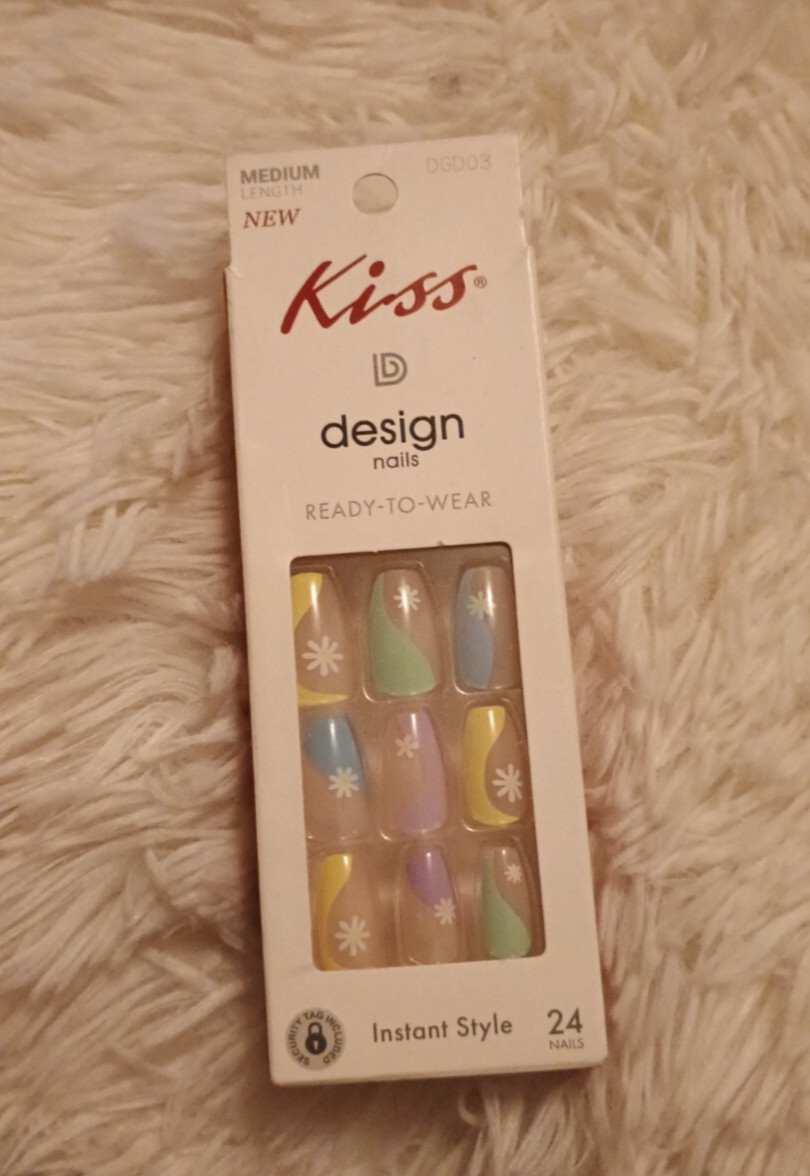 KISS Design Nails, MAGIC CARPET RIDE, Colorful Pastels, Nude,Wavy, Daisies, Glue