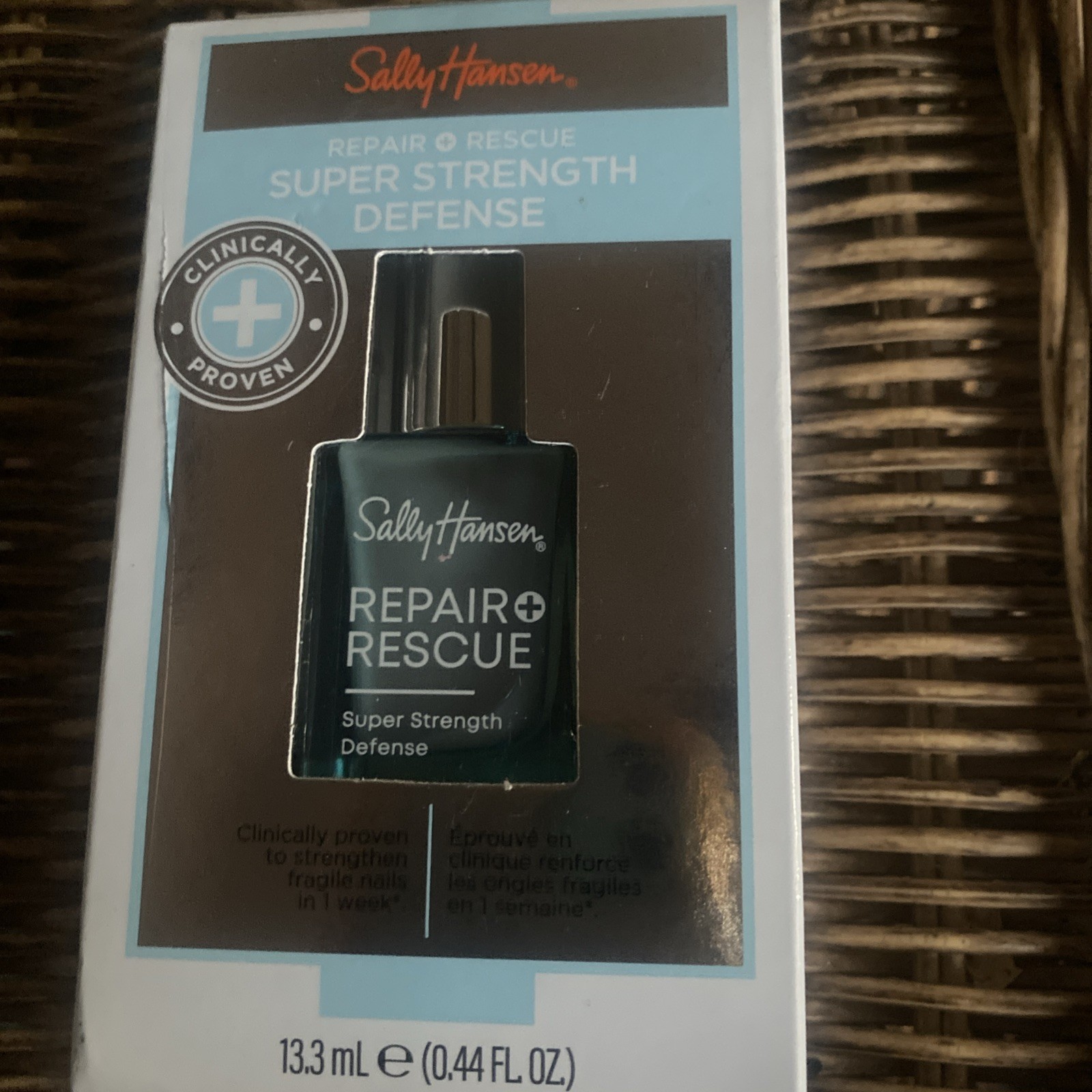 Sally Hansen Super Strength Defense Repair + Rescue Nail Treatment Strengthener