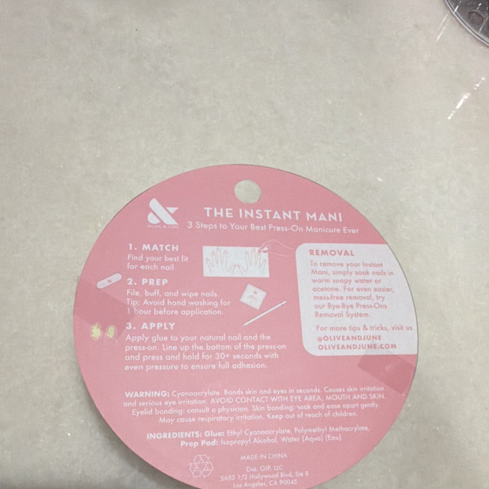 Olive & June Medium Press-On Nails Pink Goldfish Full Cover
