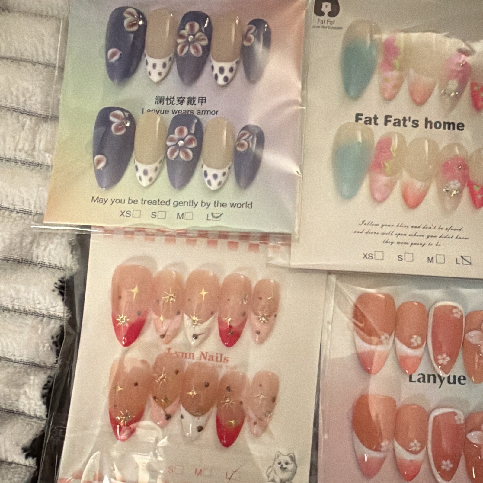 Mixed Brands Press-On Nails Long Almond 3D Shiny Floral Full Cover