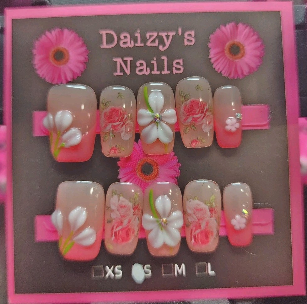 Small Size Pink Rose Garden Press-on Nail Set Handmade Squoval 2.0 Cm Length