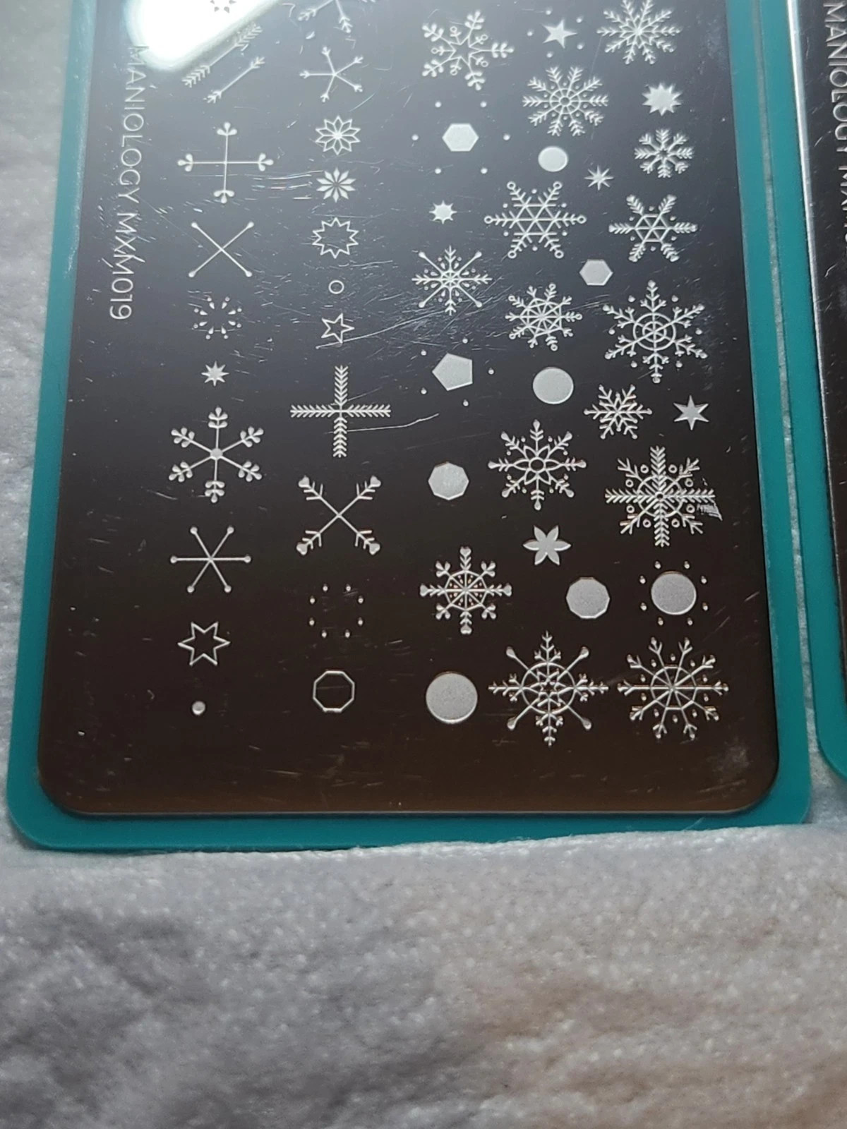 Maniology MXM019 MXM020 Nail Stamping Plates Build a Snowman
